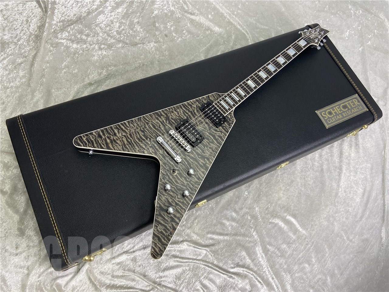 SCHECTER USA V-1 Quilted Maple Top (See Thru Black)（中古