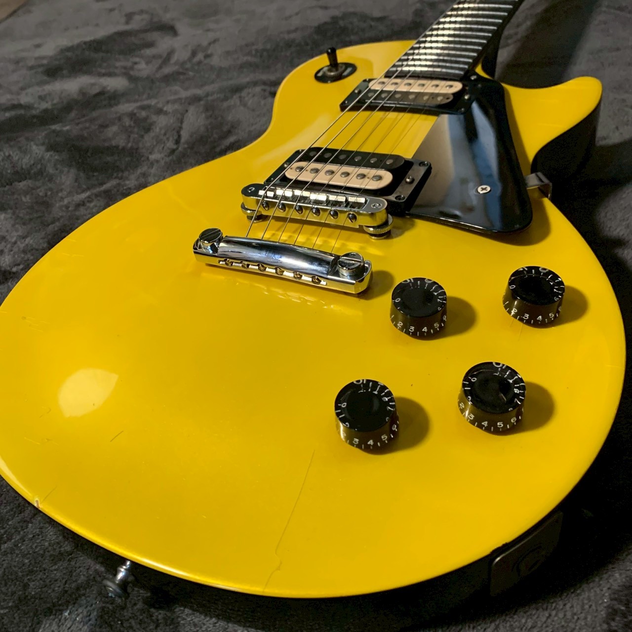 GibsonLes Paul StudioYellow今週末限定値下げ GibsonLes Paul StudioYellow 今夜まで値下げ - メルカリ