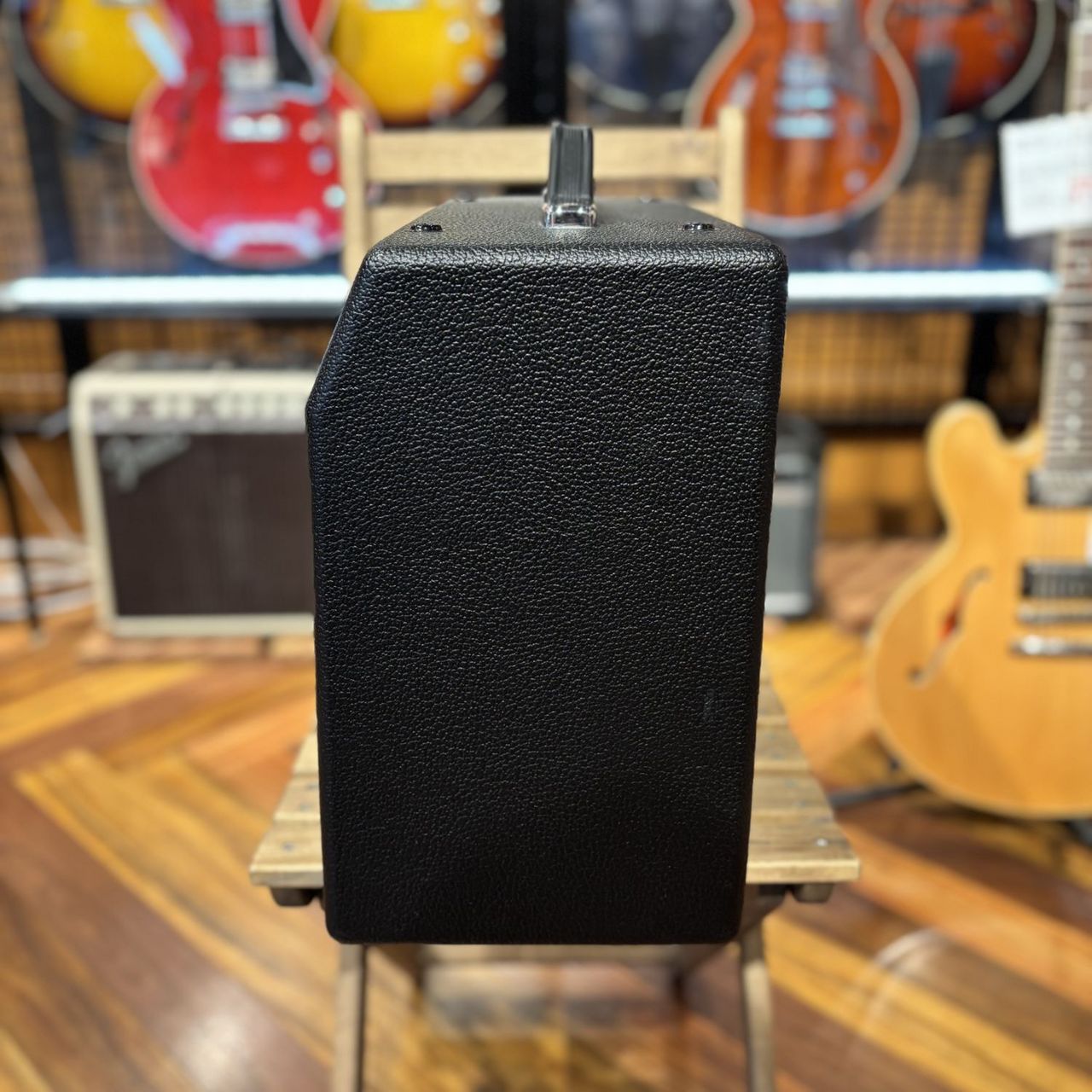 エレキギター　アンプ無し現状品 新入荷】アンプなしでも音が出る！？Pignose ギター入荷しました