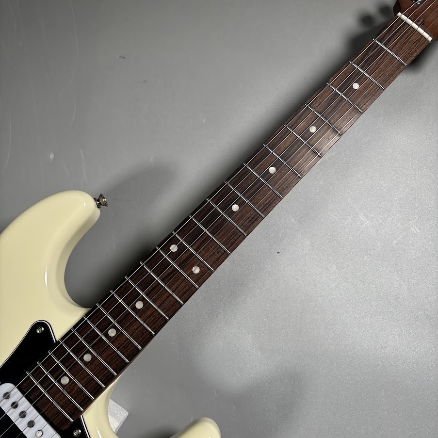 HISTORY HST/SSH-Performance ホワイト 弦は新品交換済 HISTORY HST/SSH-Performance Vintage White エレキギター初心者12点