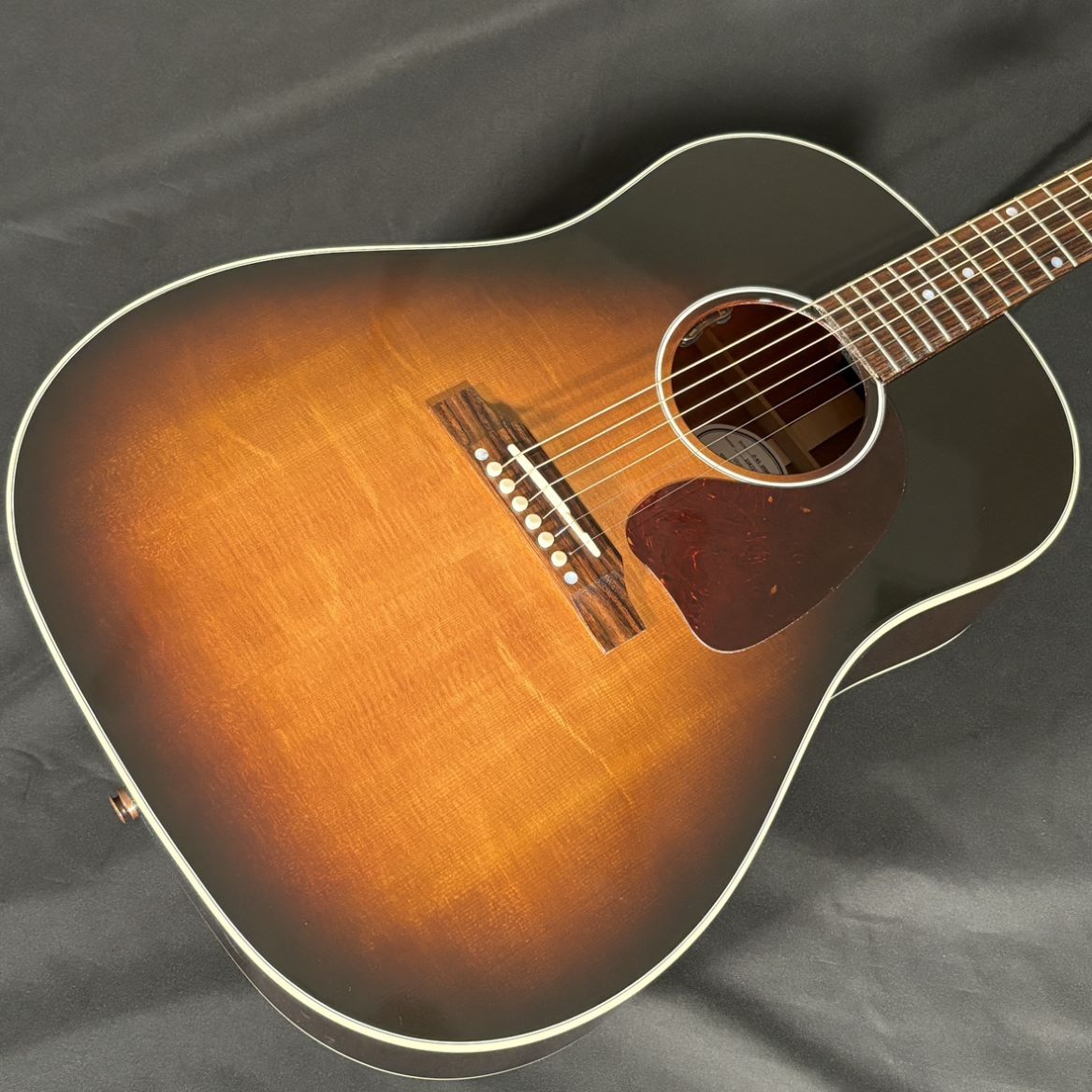 【美品】Gibson j-45 アコースティックギター　ハードケース、おまけ付き Gibson J-45 アコースティックギター ハードケース付き