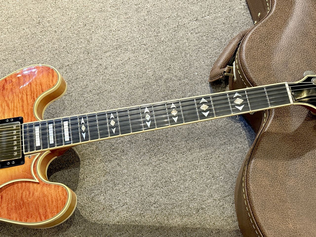 Heritage H-555 Almond Sunburst（中古）【楽器検索デジマート】