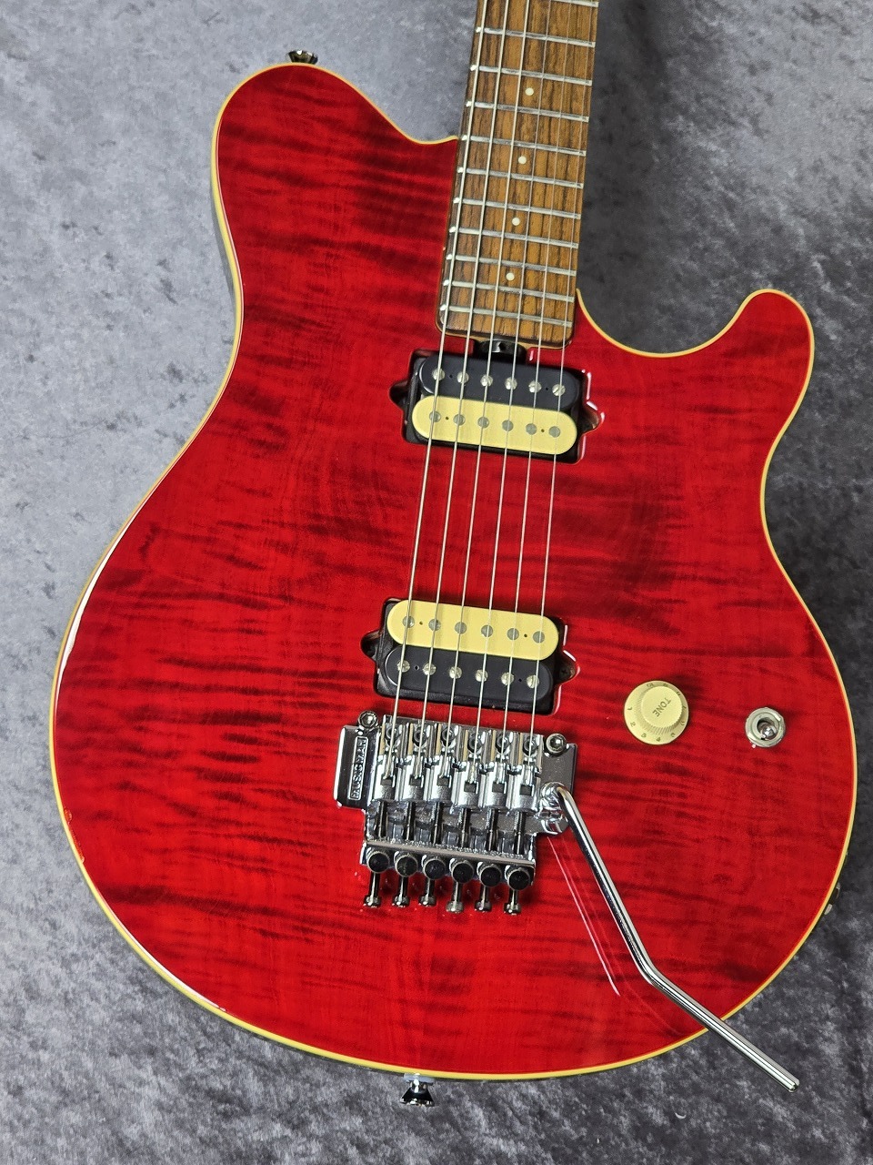 MUSIC MAN USA AXIS -Translucent Red- 「2009年製 USED」 レアな