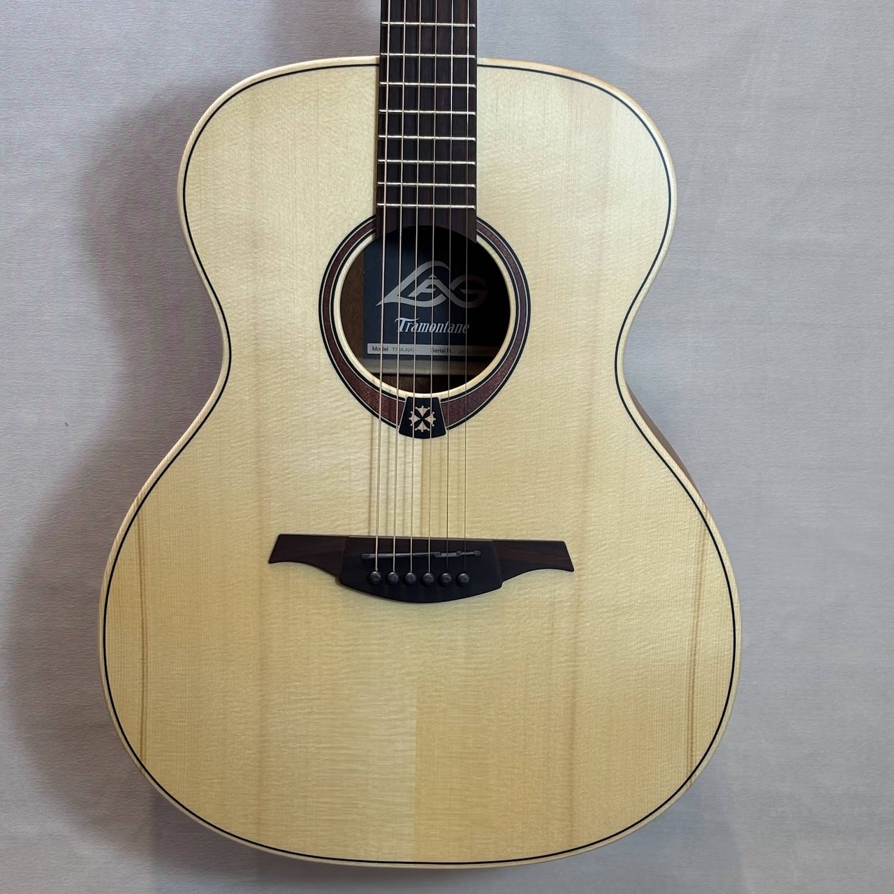 LAG guitar T70Aアコースティックギター　専用カバー付 LAG 【限定特価品】 T70A-NAT AUDITORIUM アコースティックギター 現物