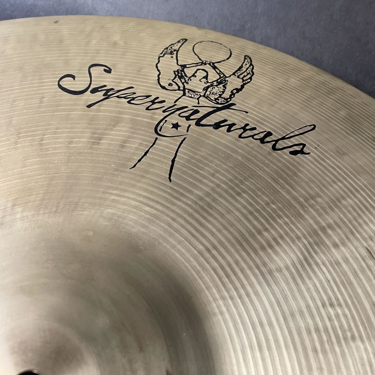 Supernaturals UNI20INRD Universal 2706g 20インチ【トルコ製 