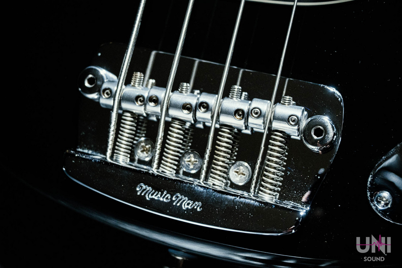 ベース rip 1/2 Musicman USA StingRay 1999 ベース rip 1/2 Musicman USA StingRay 1999 ベース rip 1/2 Musicman