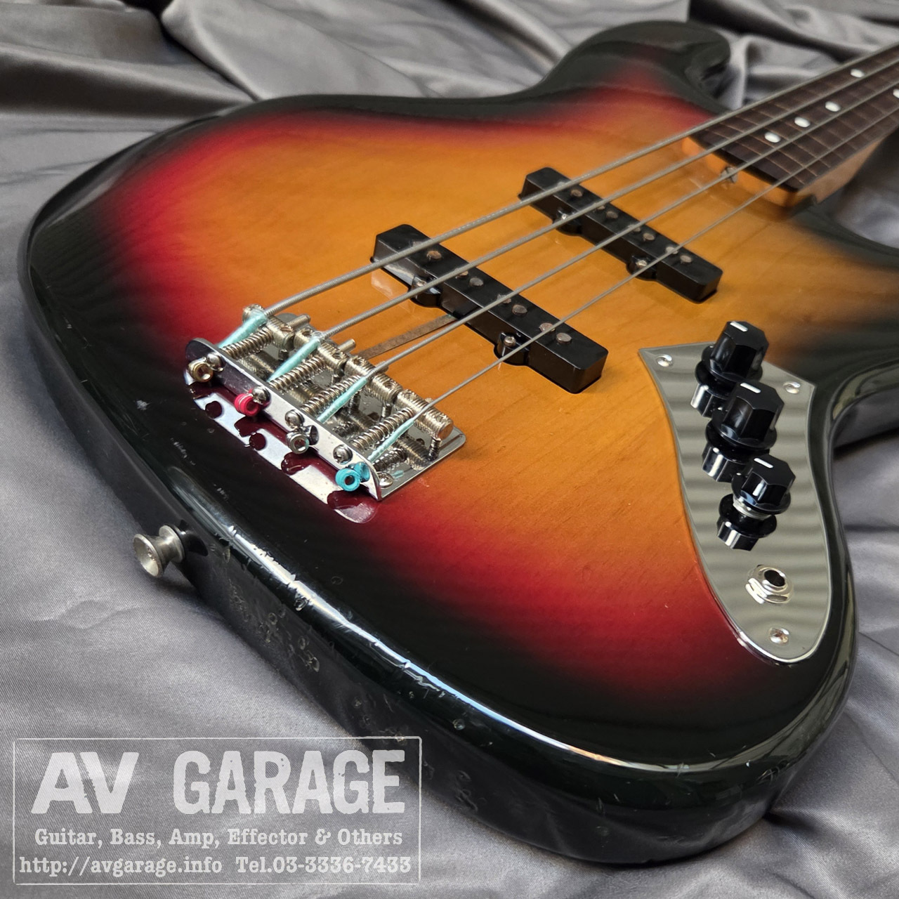 Fender Japan JB62-77FLフレットレス (SB/R) 2004年製 3.97kg 日本製
