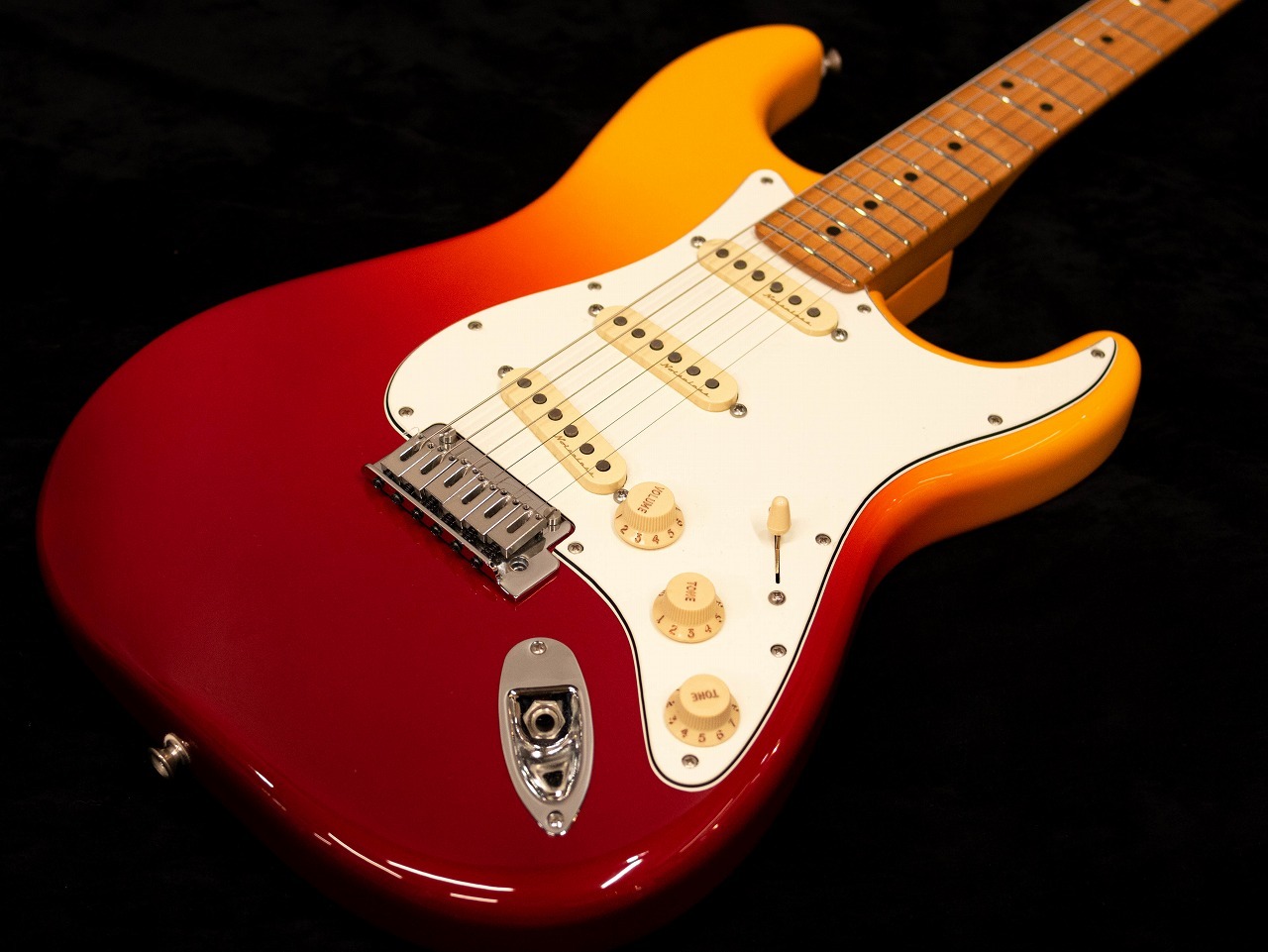 Fender Player Plus Stratocaster Tequila Sunrise（新品特価/送料無料