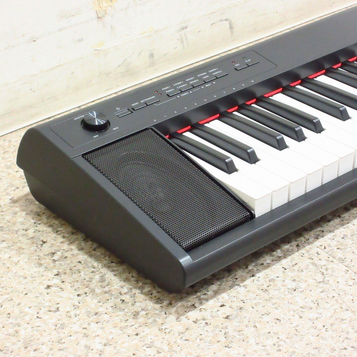 鍵盤楽器 Yamaha piaggero NP-12B Yamaha Piaggero NP-12 61-key Portable Piano - Black | Sweetwater