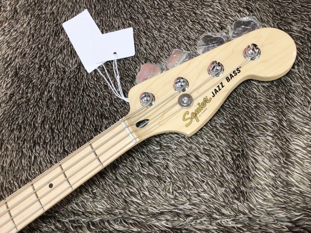 Squier by Fender Affinity Series Jazz Bass, 3-Color Sunburst