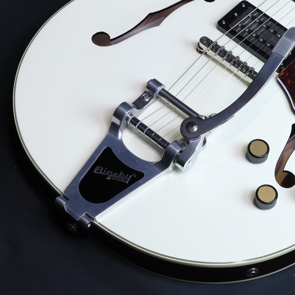 Gretsch G2622T Streamliner Center Block Double-Cut Broad'Tron BT