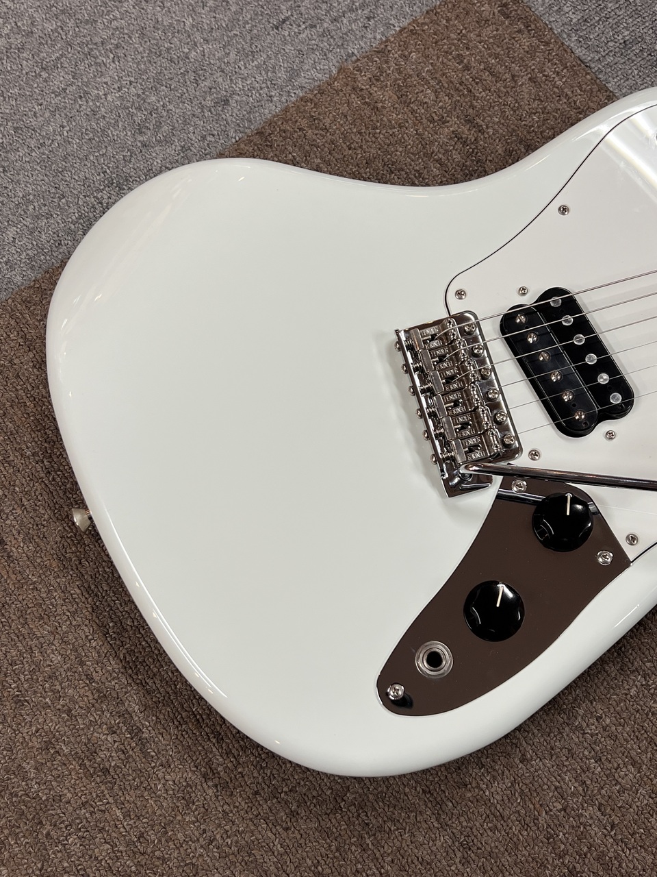 Fender Made in Japan Limited Super-Sonic, Rosewood Fingerboard