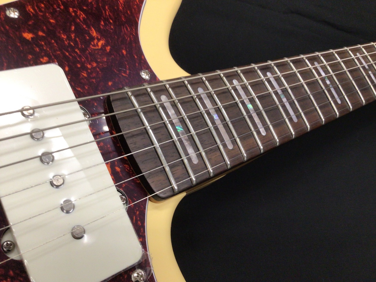 Sire Larry Carlton J3 Vintage White 【ラリー・カールトン監修