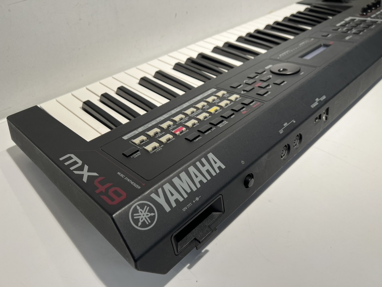 YAMAHAヤマハ　mx49 シンセサイザー　持ち運び用ケース付き YAMAHA MX49 ケース付き（中古/送料無料）【楽器検索デジマート】