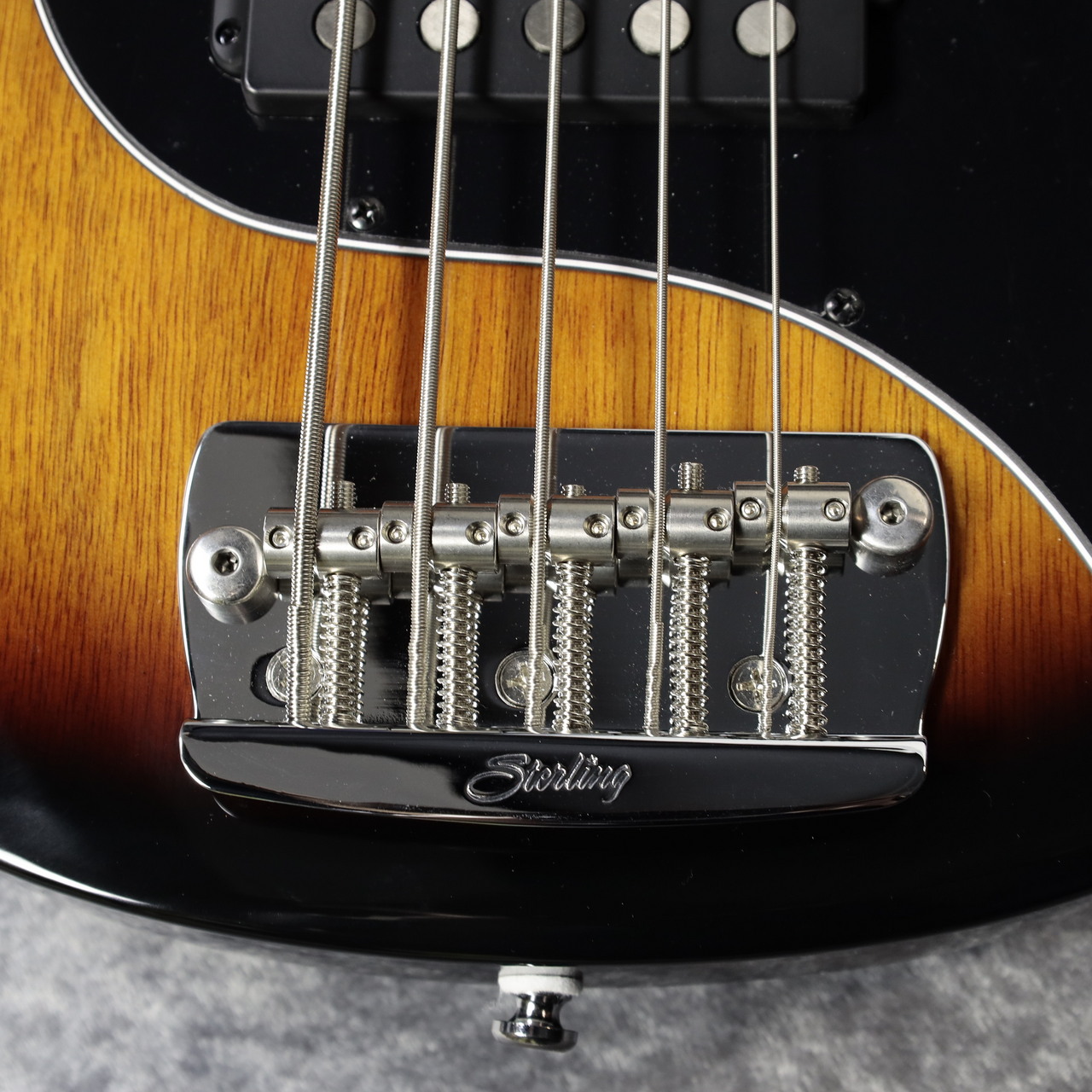 Sterling by MUSIC MAN Stingray RAY35 -Vintage Sunburst- 【4.76kg 