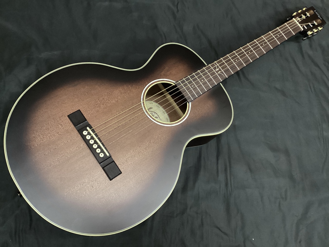 Vintage V880AQ Historic Series 'Parlour' Acoustic Guitar Aged Finish (ヴィンテージ )（新品）【楽器検索デジマート】