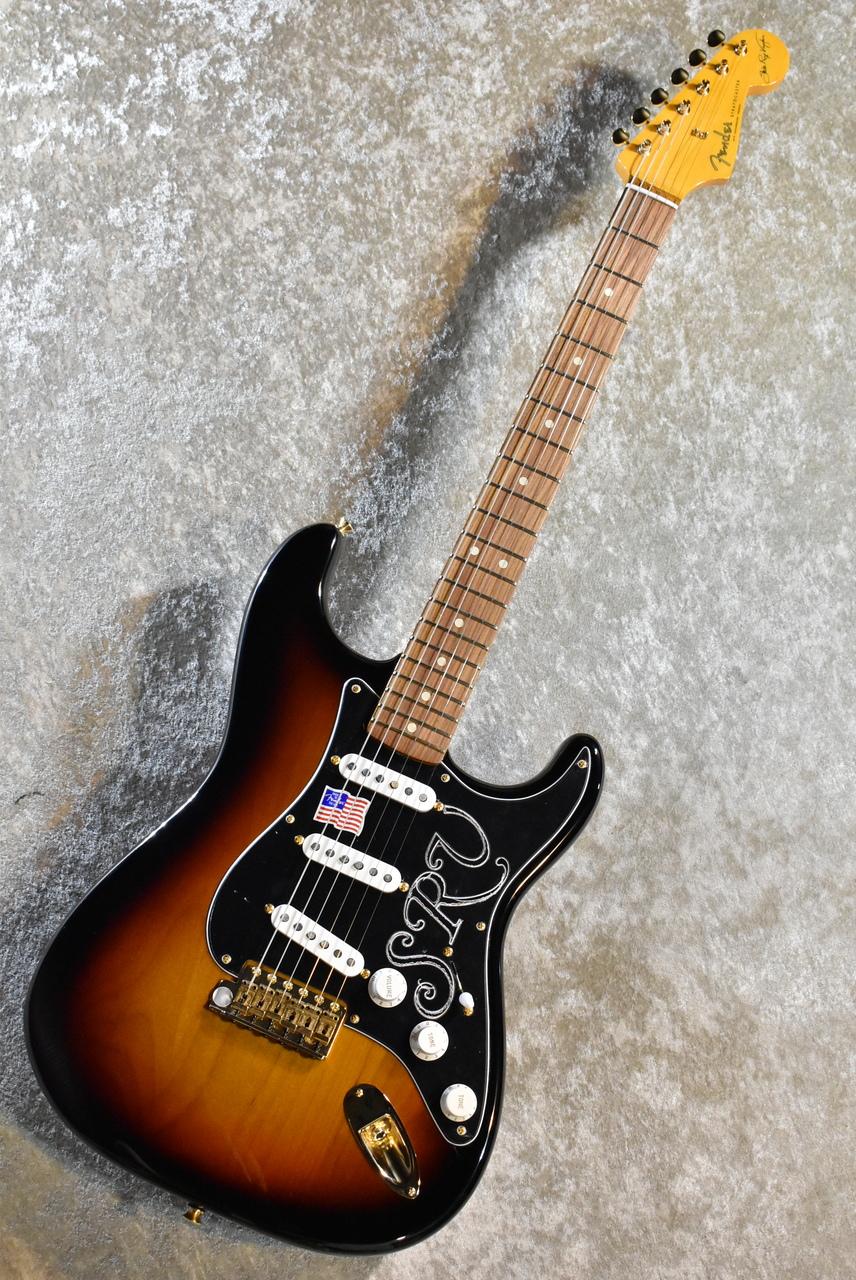 Fender Stevie Ray Vaughan Stratocaster 3-Color Sunburst #US23116856【3.66kg】【 SRV No.1】（新品）【楽器検索デジマート】