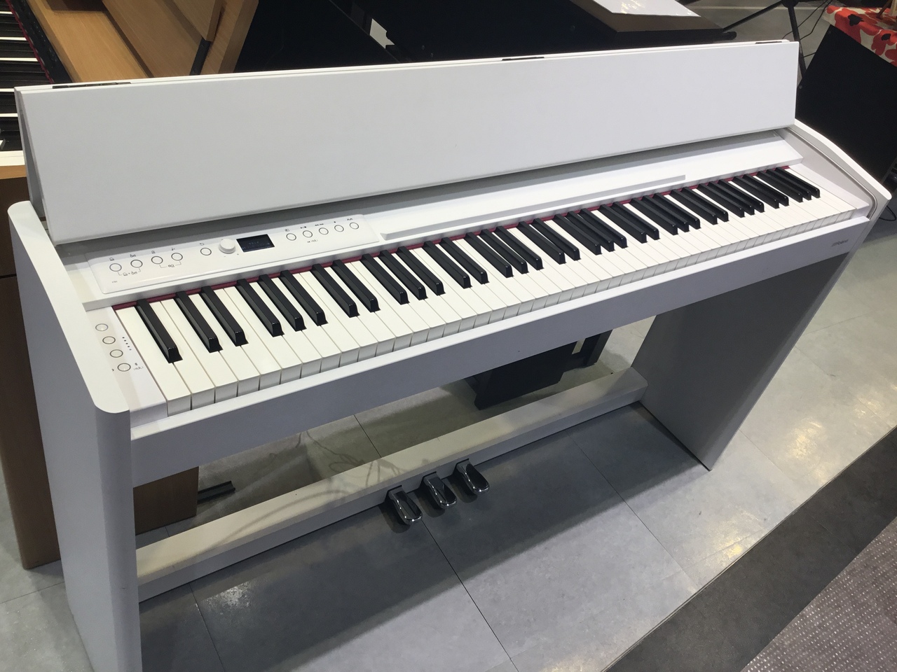 Roland F701（新品特価）【楽器検索デジマート】