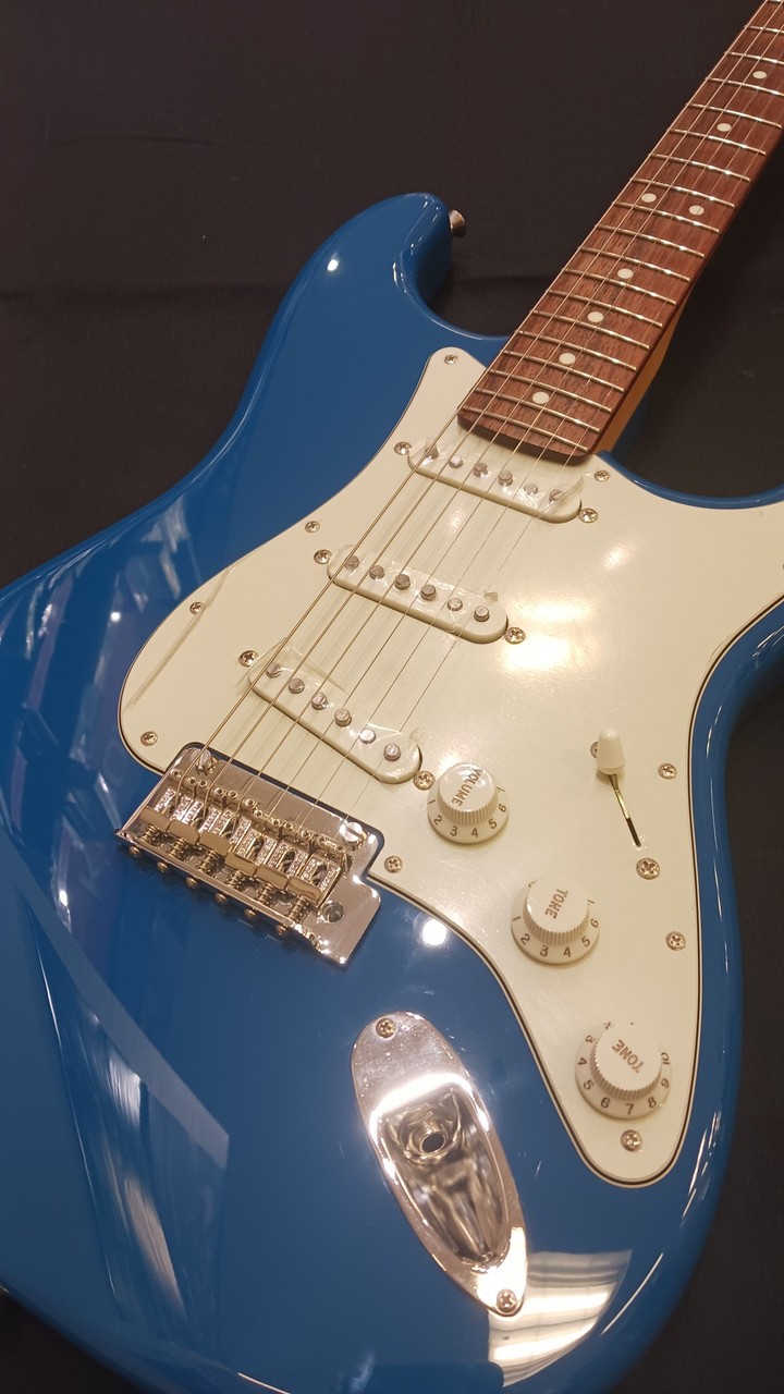 Fender Made In Japan Hybrid II Fender Made in Japan Hybrid II Stratocaster (Black/Rosewood