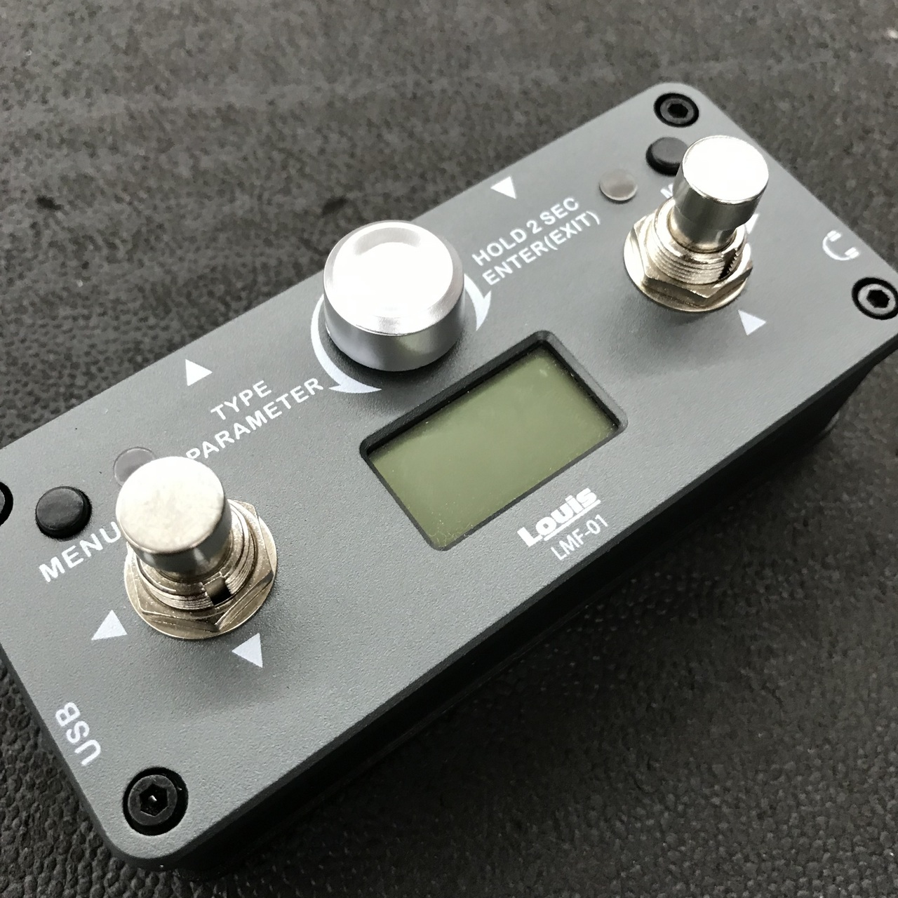 Louis LMF-01　マルチエフェクター　美品 Louis LMF-01 手のひらサイズ マルチエフェクター 幅11cm