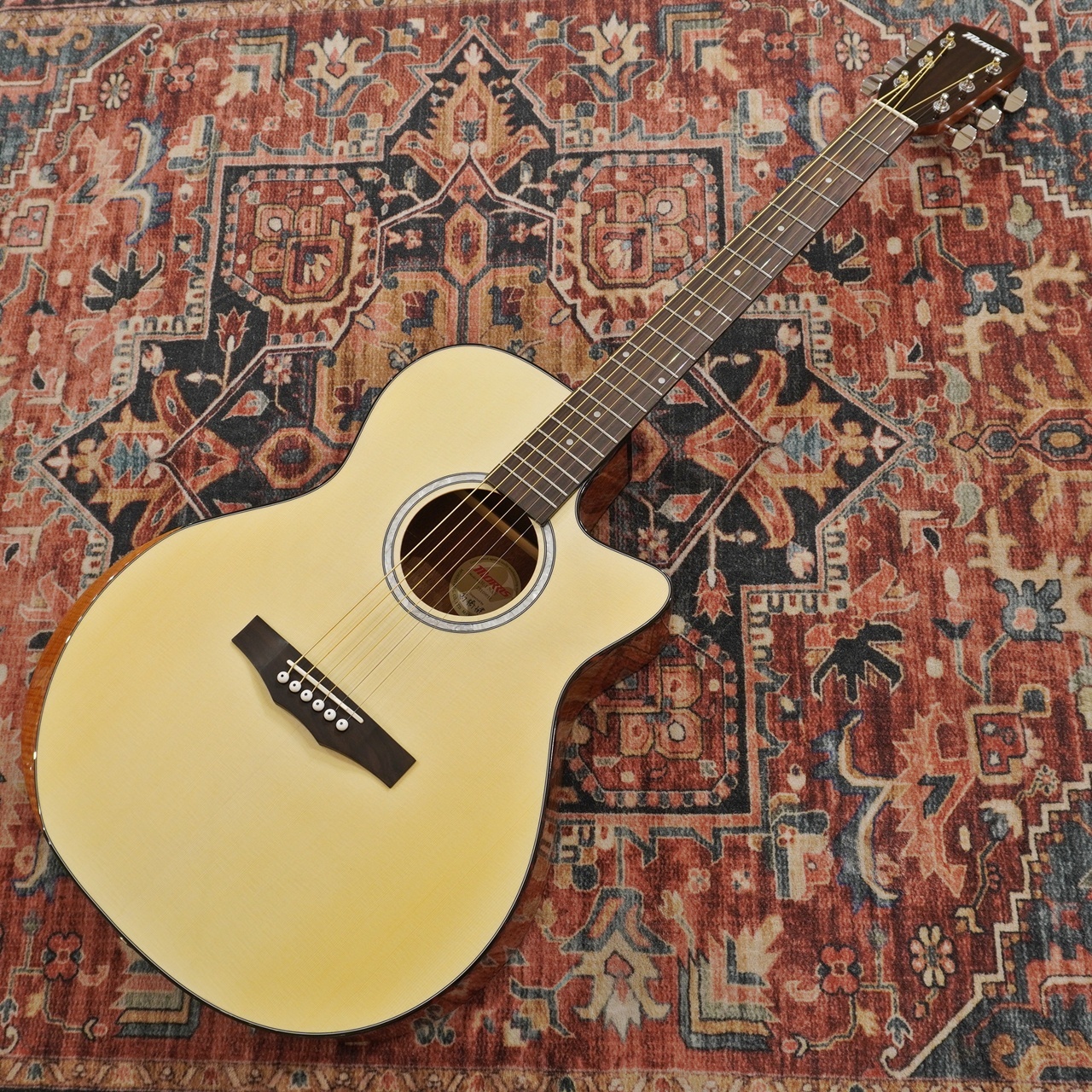 Morris R-1 / NAT (Natural) Renewed Series 【エレアコ】【今だけ小物