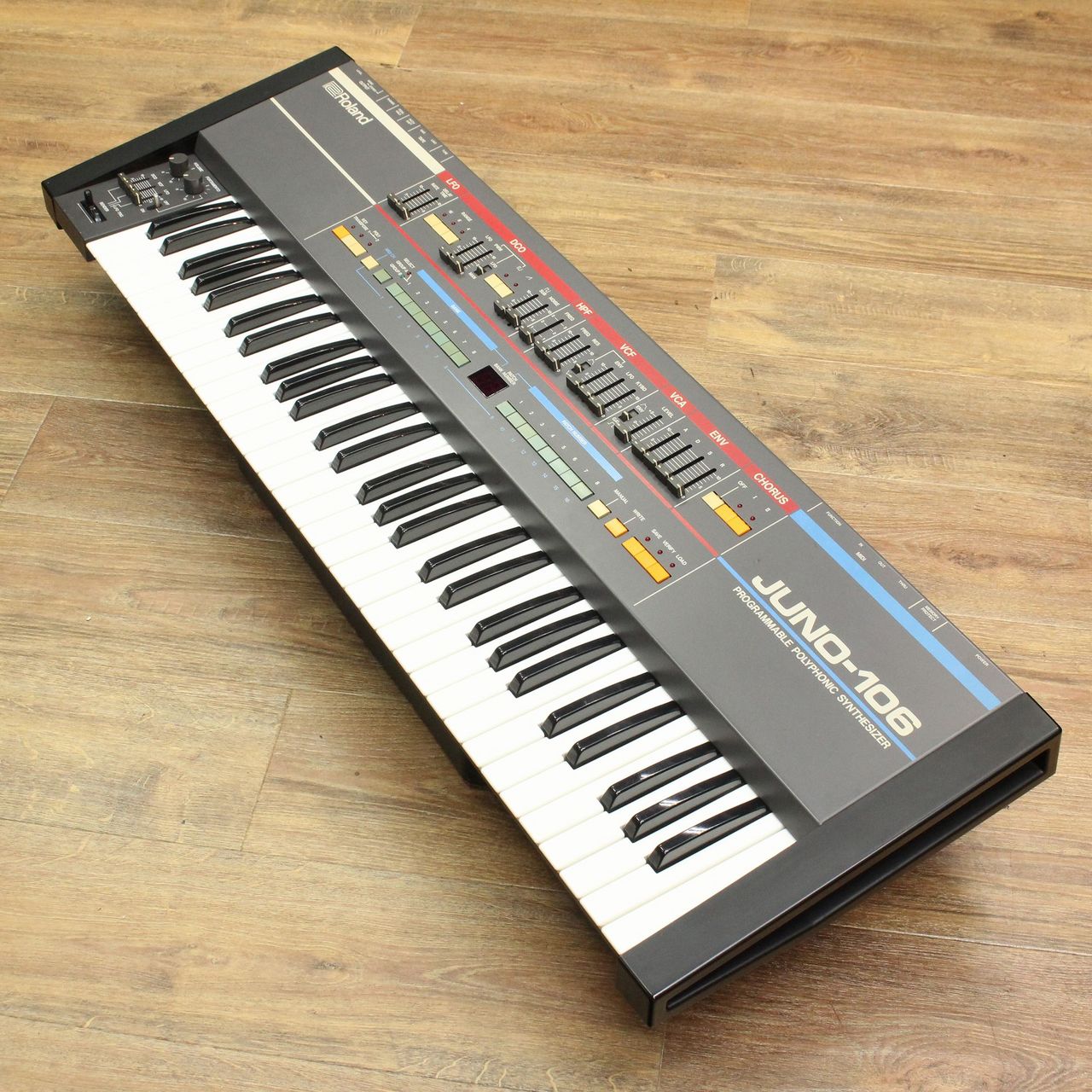 Roland JUNO-106 ヴィンテージシンセサイザー 専用ケース付き Roland JUNO-106 【Vintage】 【キーボードマート新宿】【新宿店