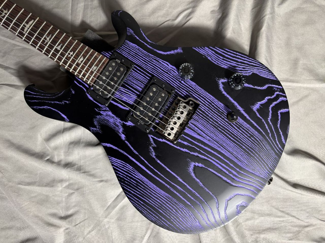 PRS エレキギター 紫色 全身を紫で包んだ最強クールなPRSがお得な件 | イシバシ楽器