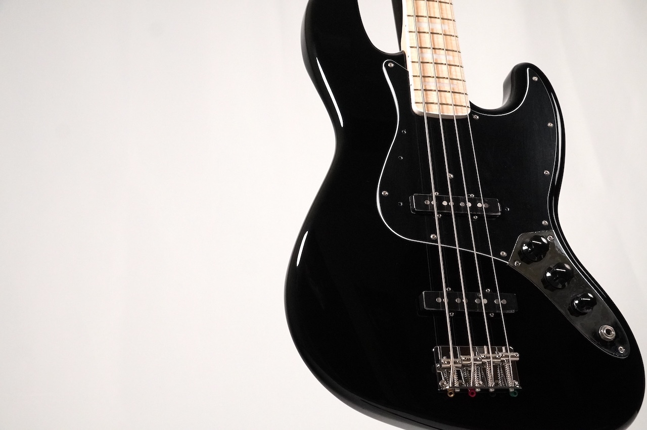 Fender FSR Made in Japan Traditional 70s Jazz Bass -Black