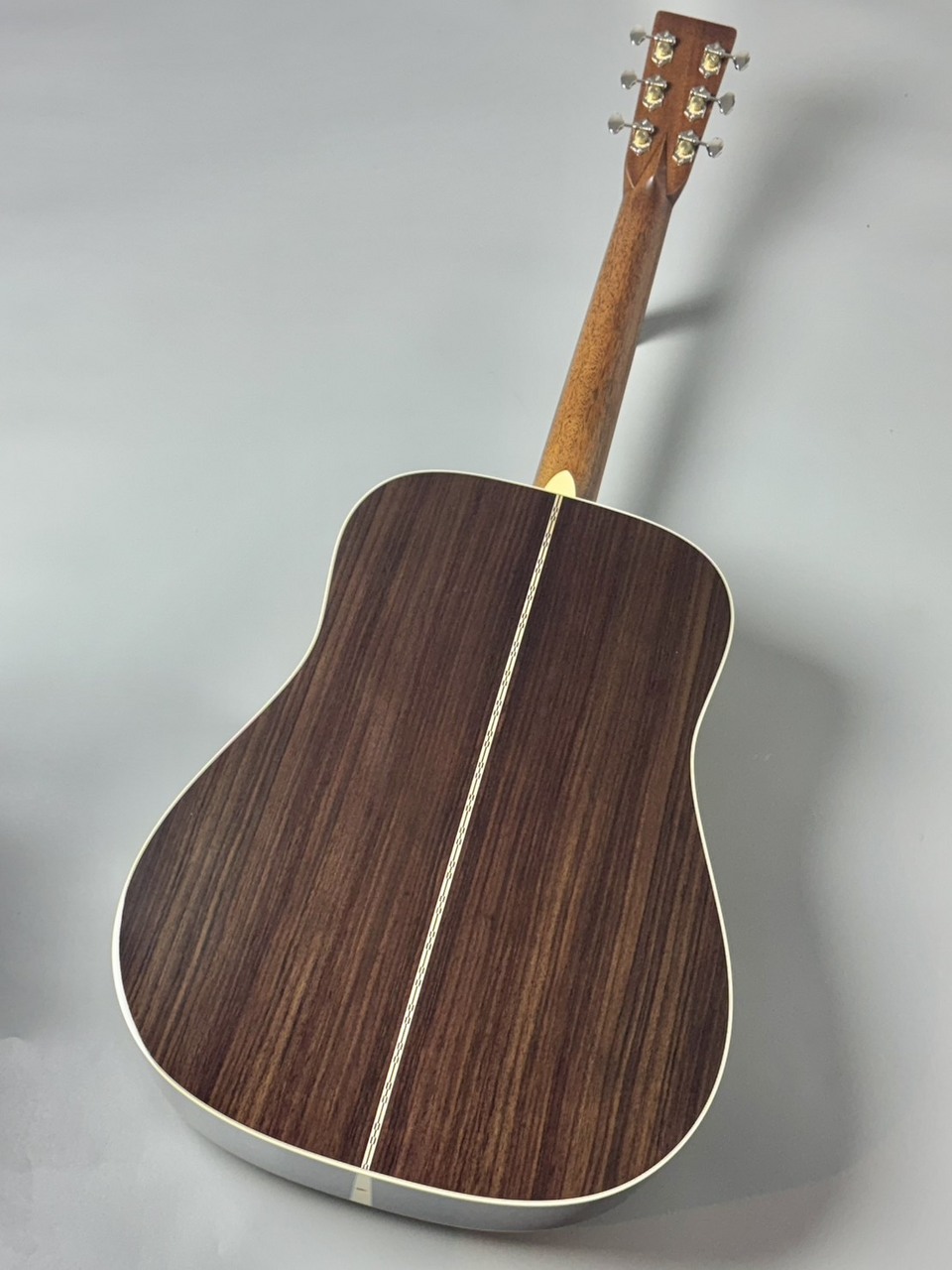 Martin 【2025年製・新仕様個体】D-28 Standard #3011102【無金利