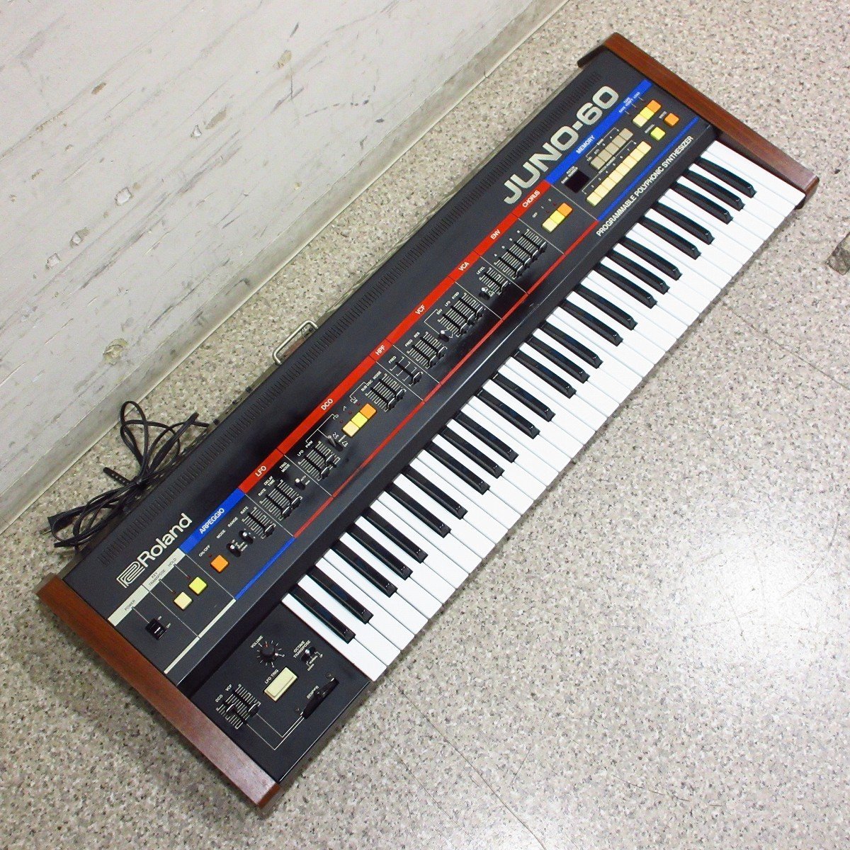 Roland JUNO-60 