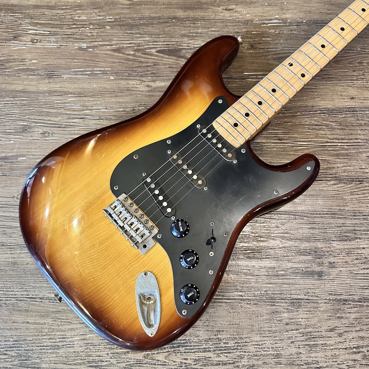 ジャンク品　FERNANDES FST-60 FERNANDES FST-60 5桁シリアル 1970年代 石ロゴ Electric Guitar（中古