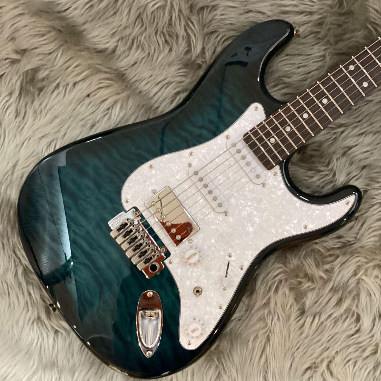 HISTORY HST/SSH-Perf/QM DBB 30周年記念モデル エレキギター ストラト