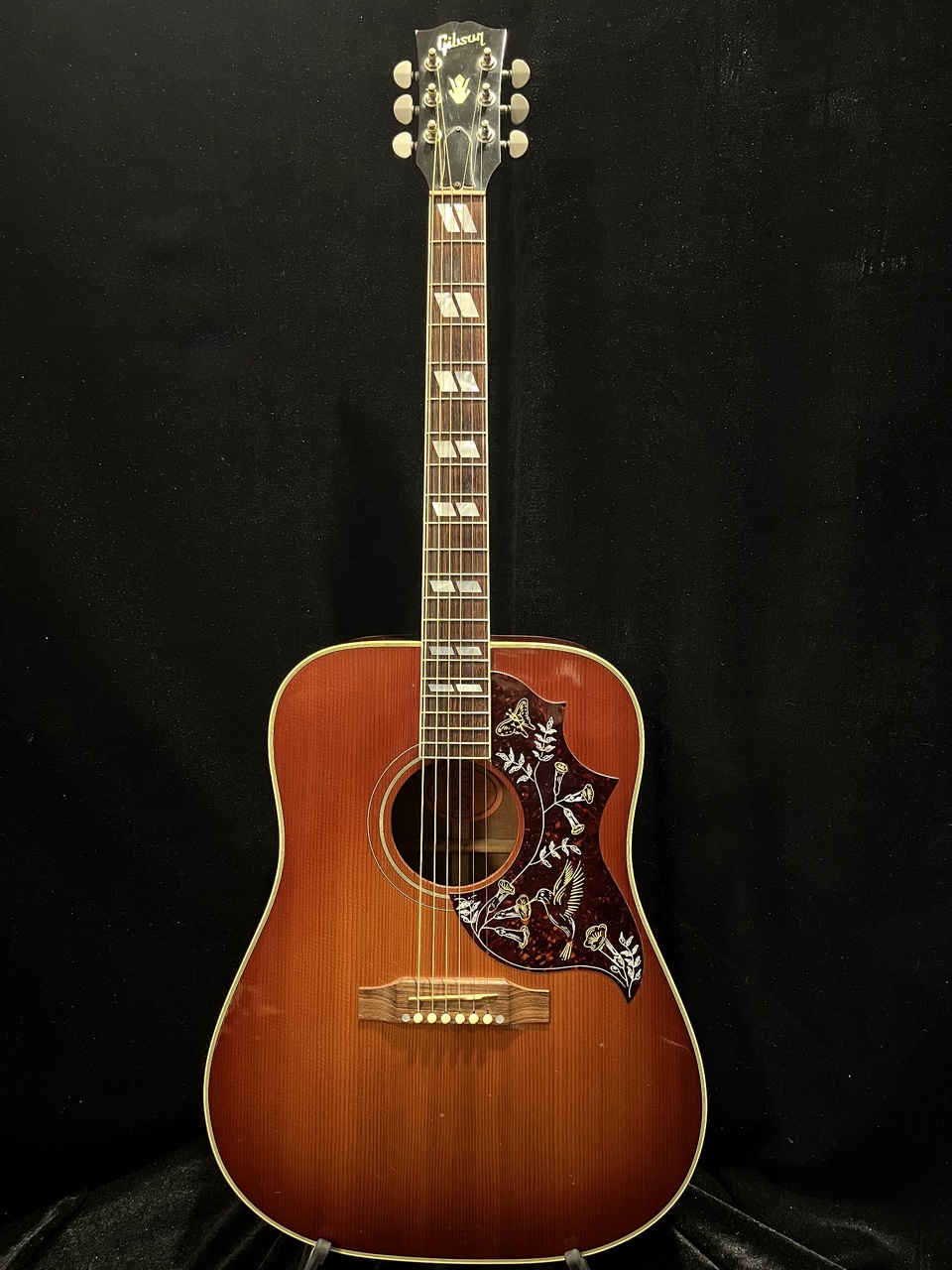 Gibson humming bird 2001年製　純正ハードケース付き Gibson HummingBird 2001（中古）【楽器検索デジマート】