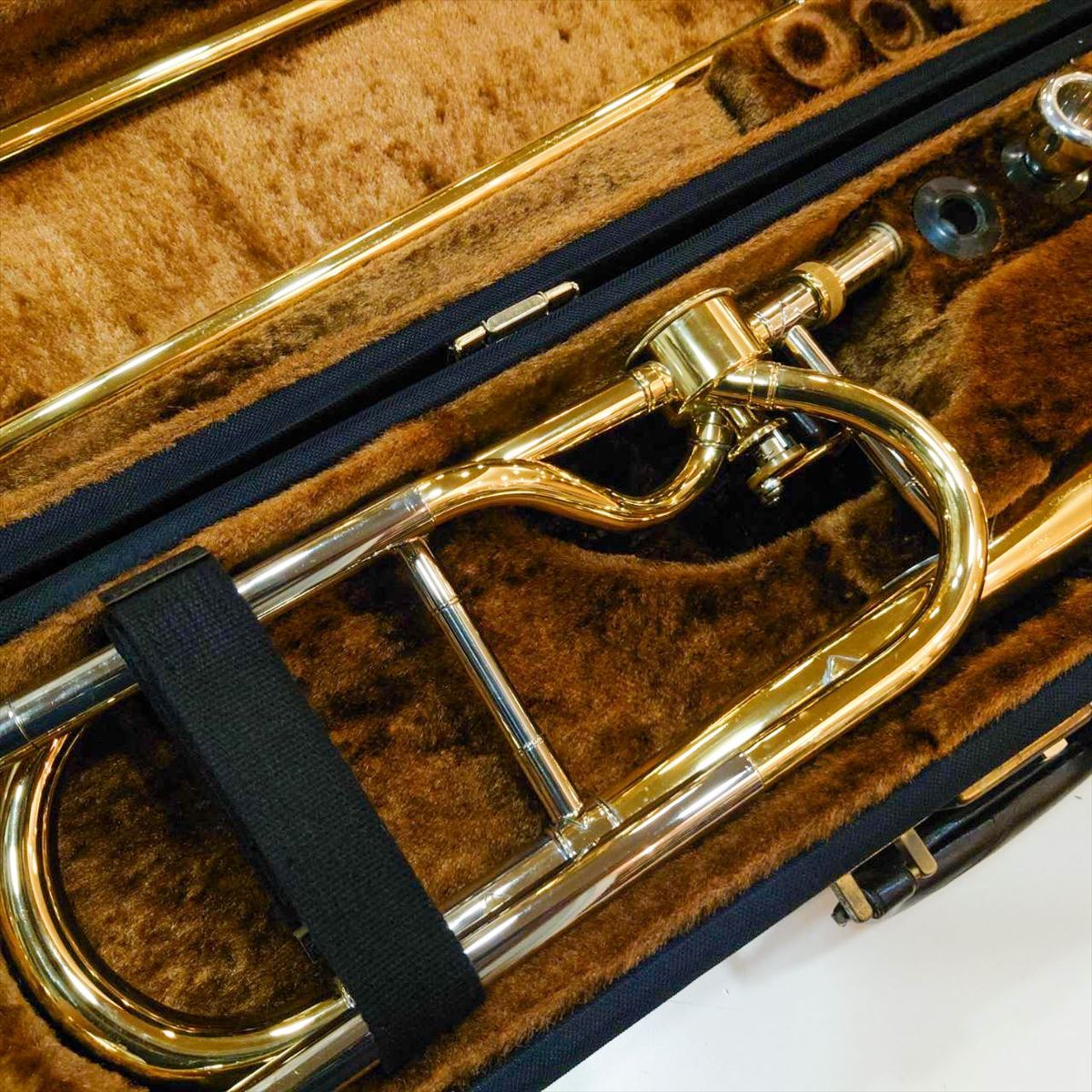 Bach 42A イエローブラスベル ラッカー仕上げ テナーバストロン