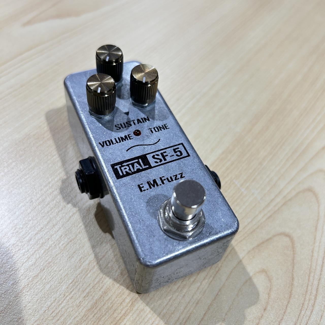 TRIAL SF-5 ビッグマフ系ファズ TRIAL SF-5 E.M.Fuzz ー ビッグマフ