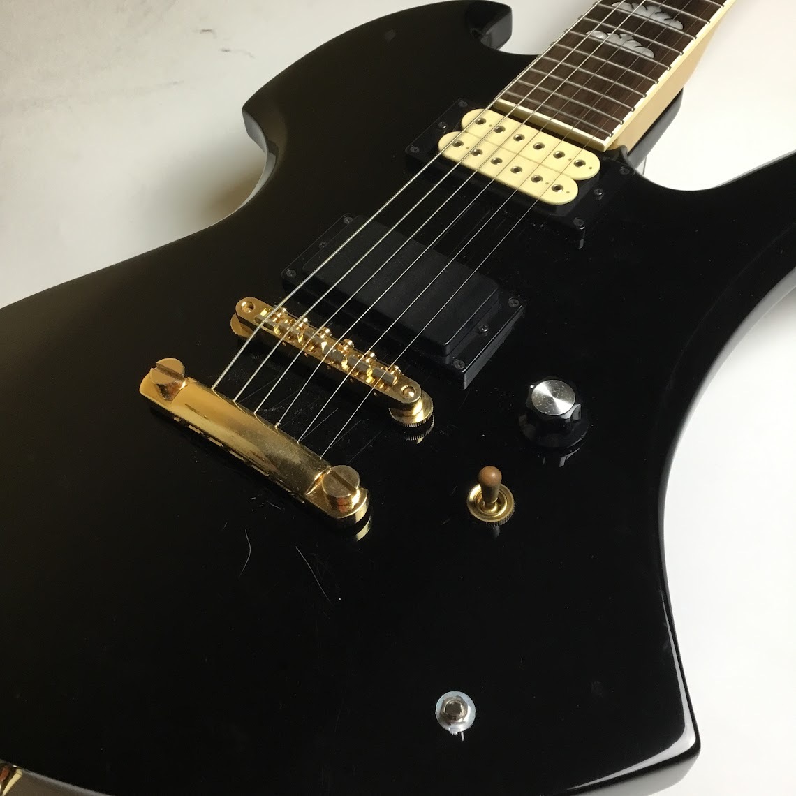 Fernandes BURNY MG-80X （MG-120X）BLKほぼストレート - エレキギター