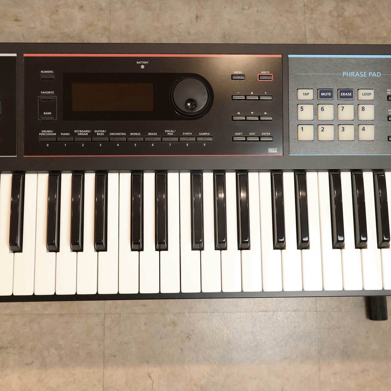 Roland JUNO-DS76 | 人気のJUNO シリーズに76鍵モデルが登場