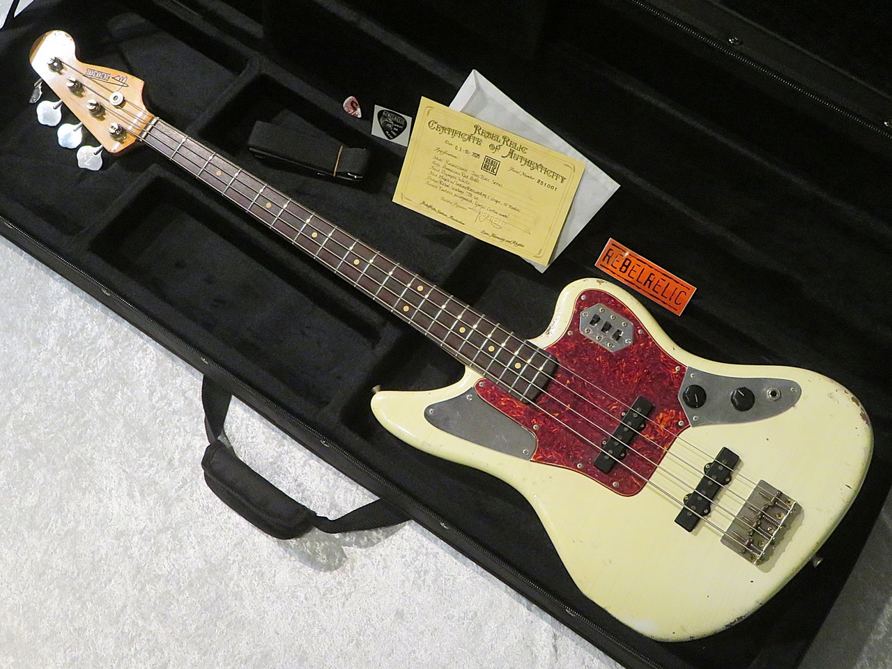 Rebel Relic 【オランダが誇る実力派】 Reuaissance Jag Bass Series