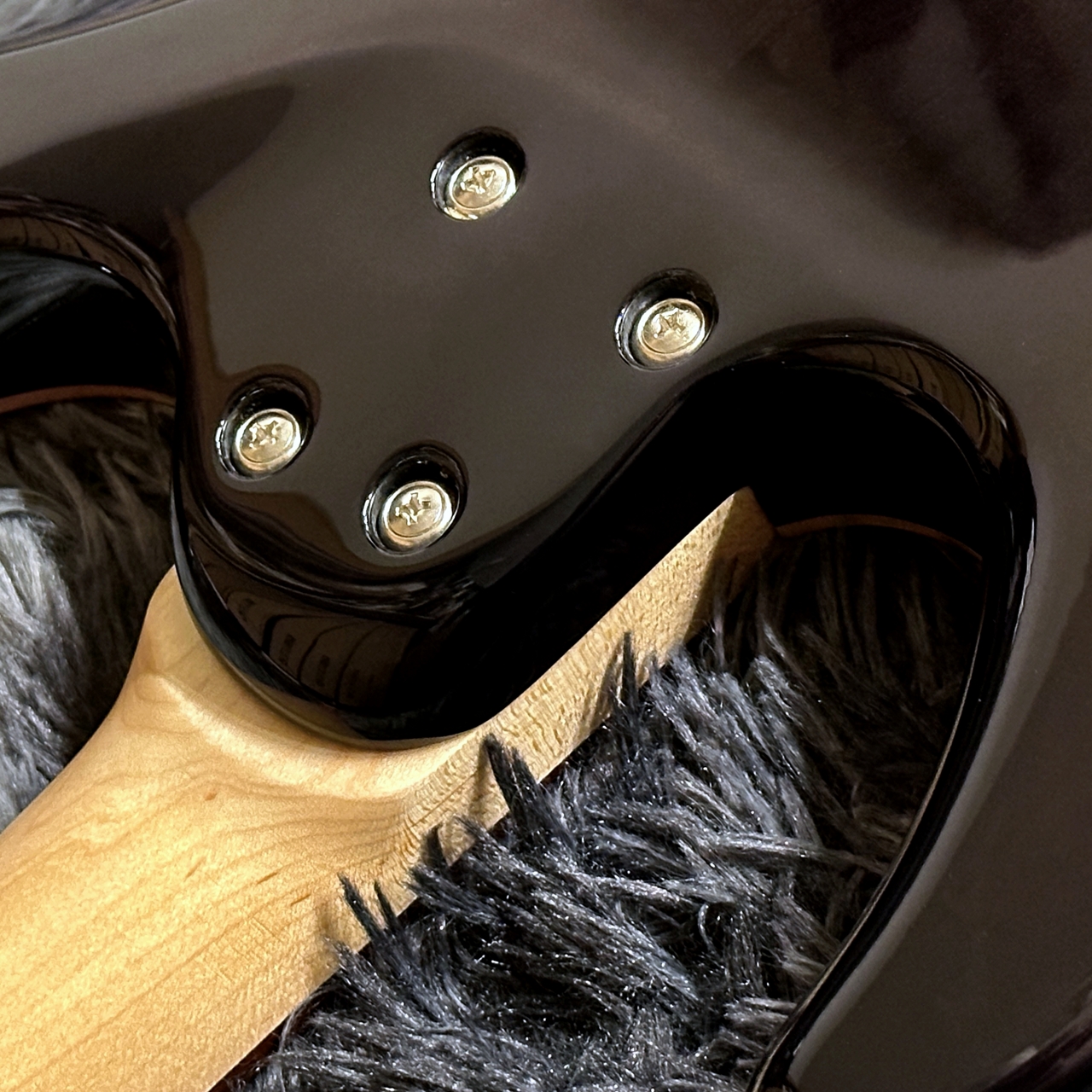 SCHECTER JAPAN NV-3-24-AL RED (See-thru Red) / Rosewood 【2025年製