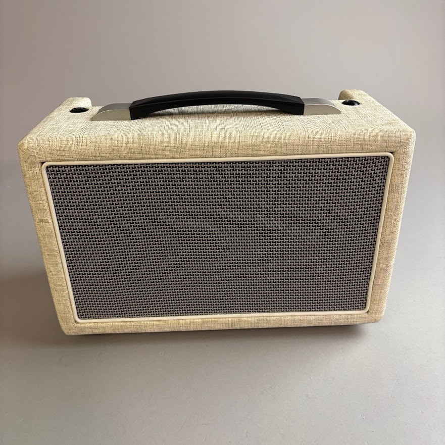 Louis LBA-10 ベース用アンプ Louis LBA-10（中古/送料無料）【楽器検索デジマート】
