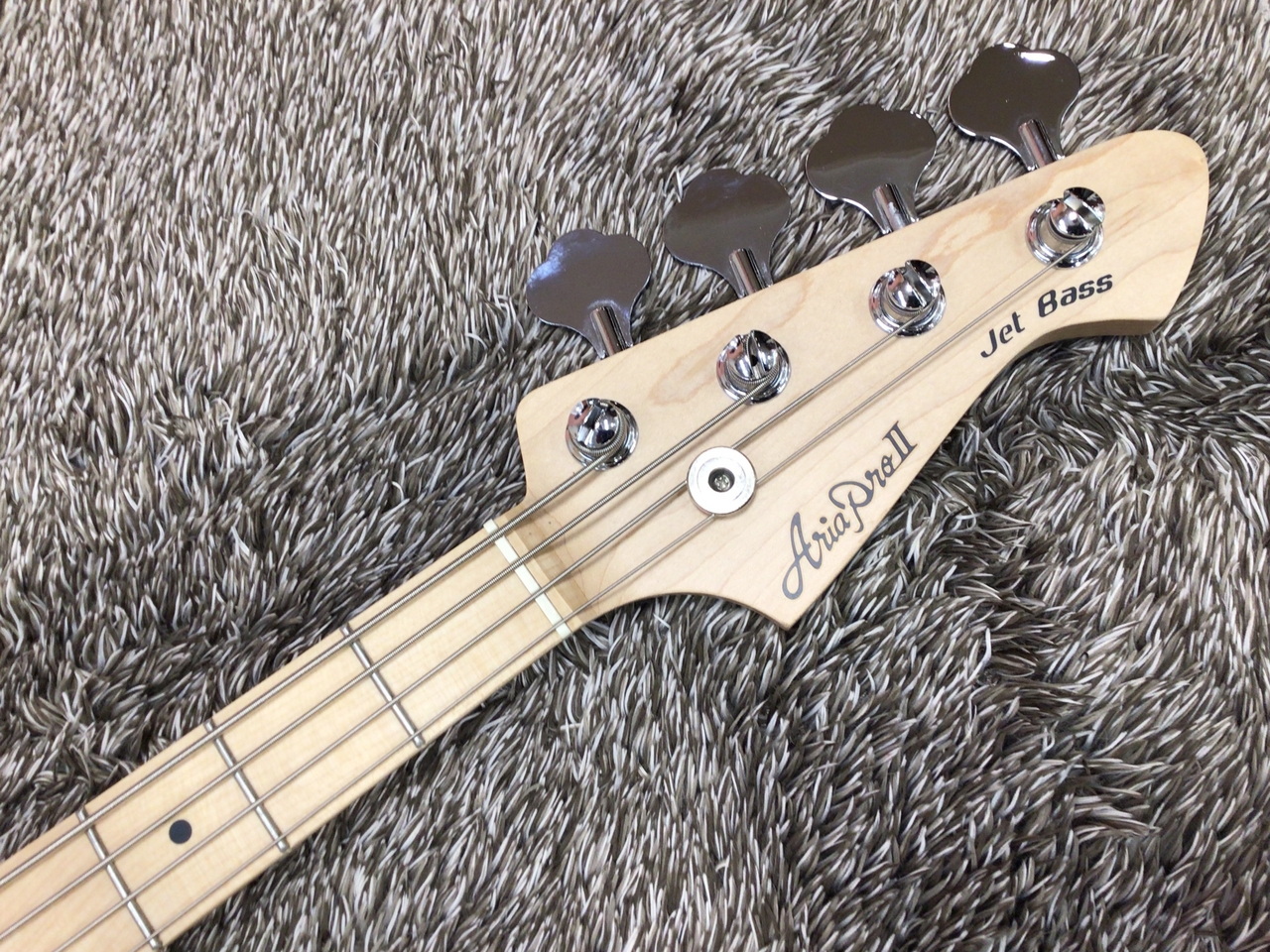 Aria ProⅡ Jet B51 ホワイト 4弦エレキベース Aria ProⅡ Jet B51 ホワイト 4弦エレキベース