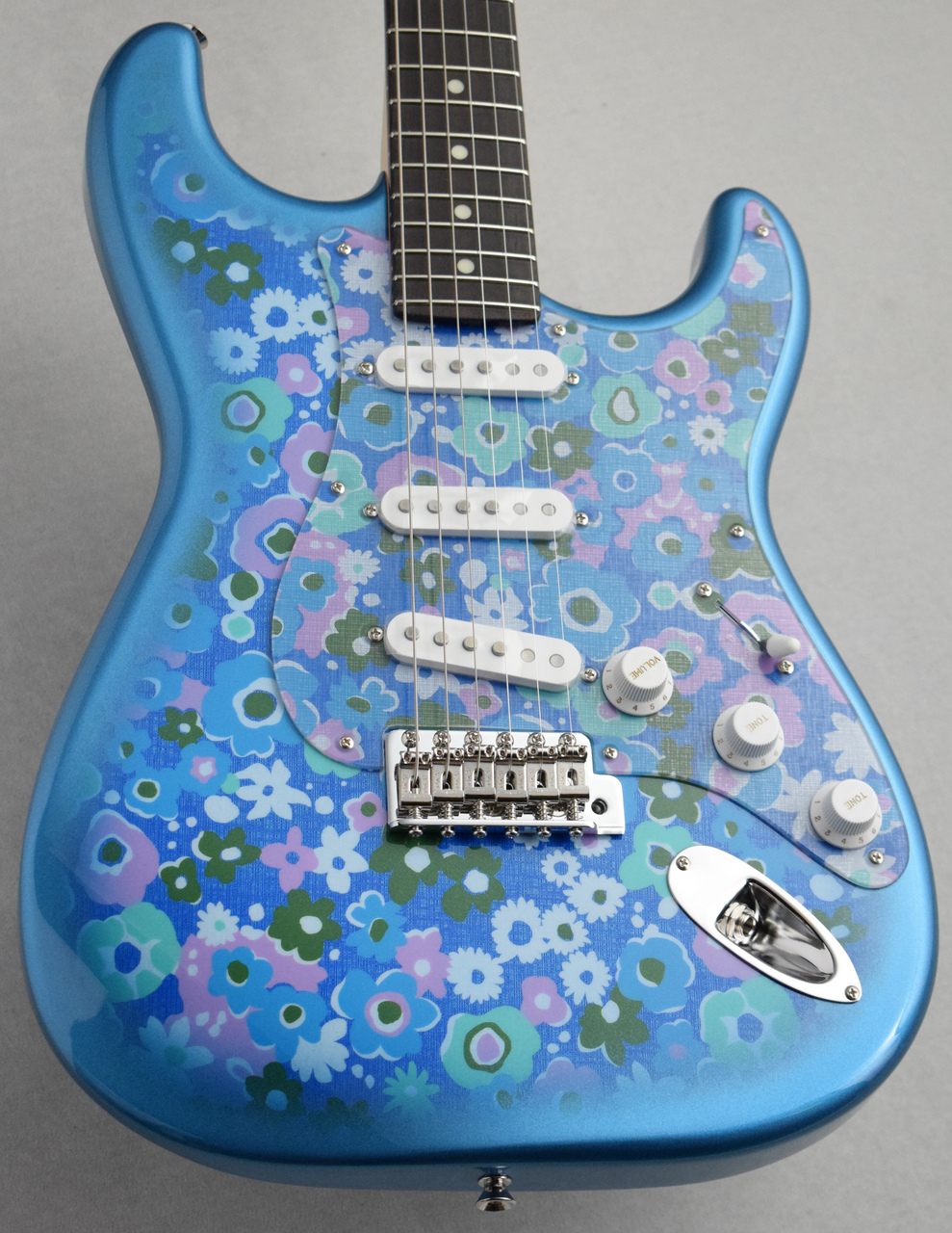 エレキギター ブルーフラワー Fender Stratocaster（ザ☆グラムの  