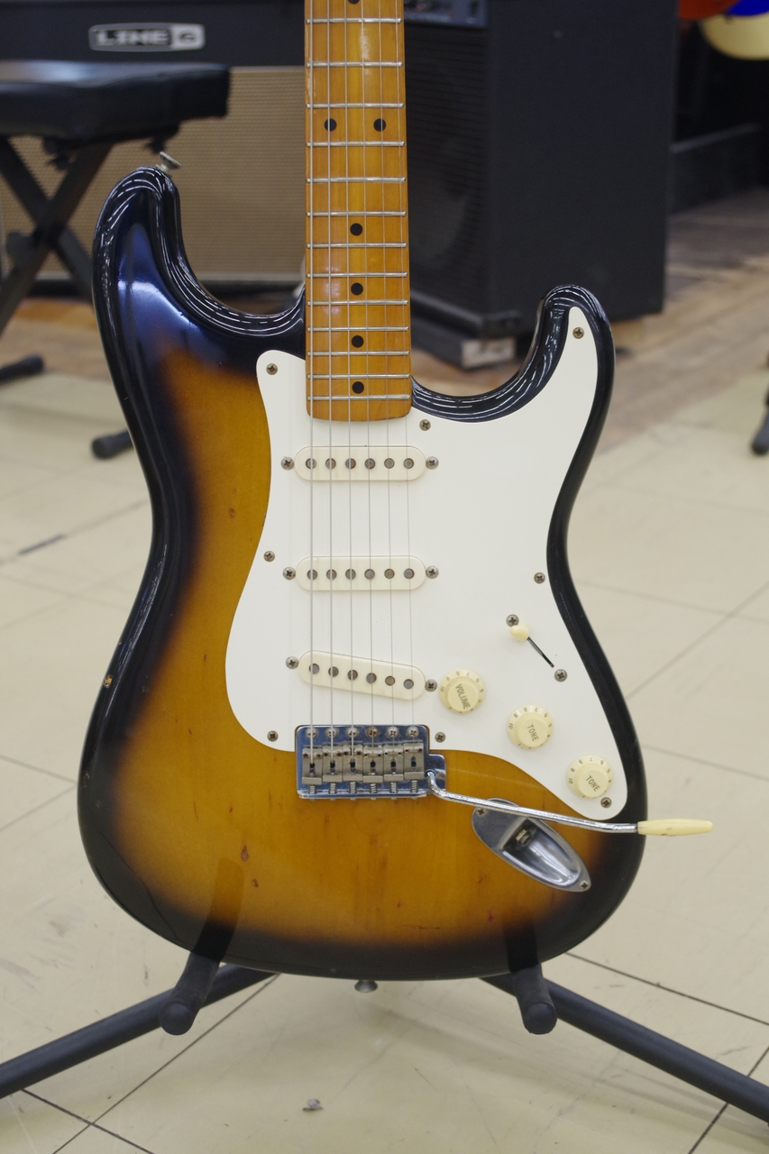 Fender Stratocaster ST57 JV期2TS9分以上 - ギター