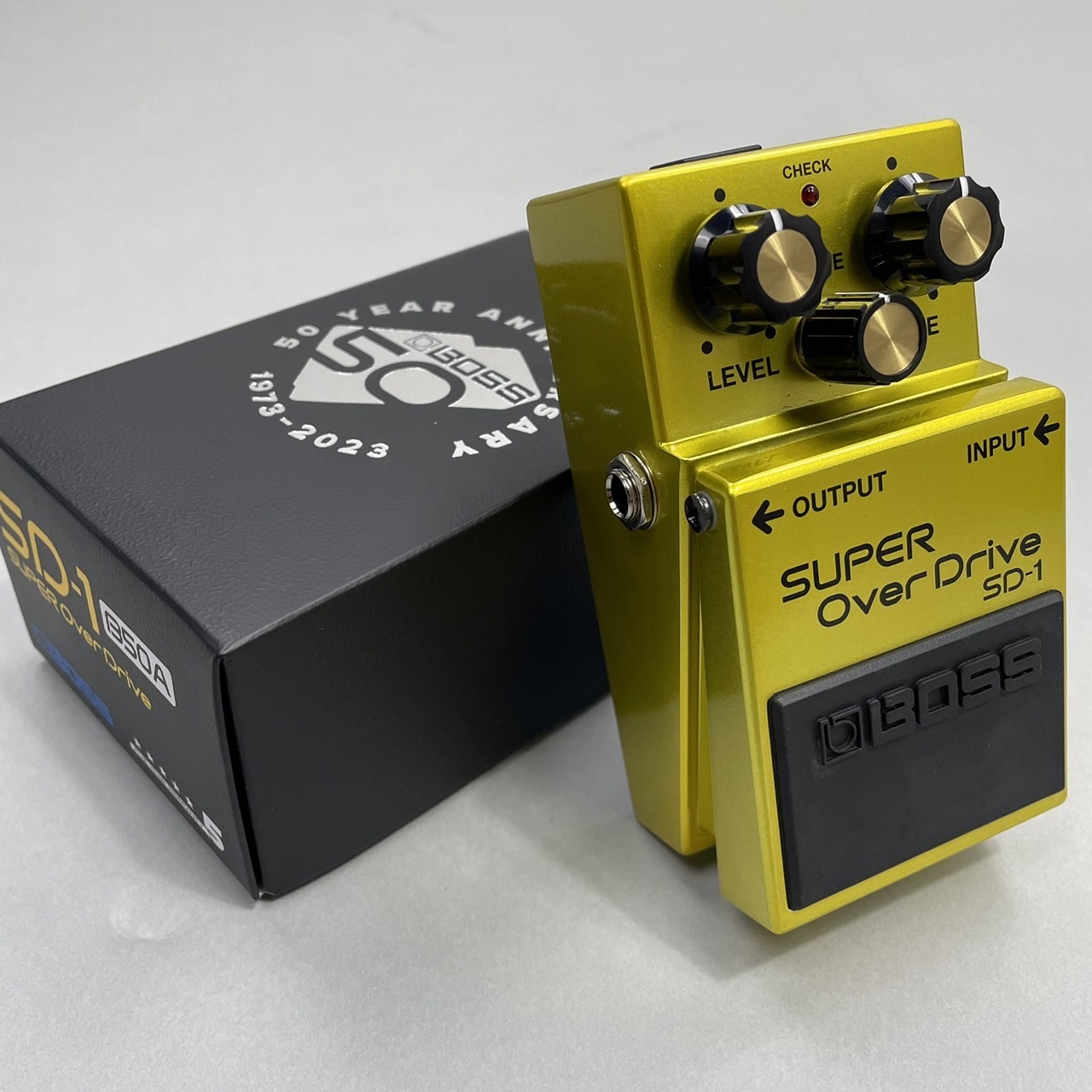 BOSS SD-1-B50A 50th Anniversary Pedals 【メタリック塗装筐体】【銀 