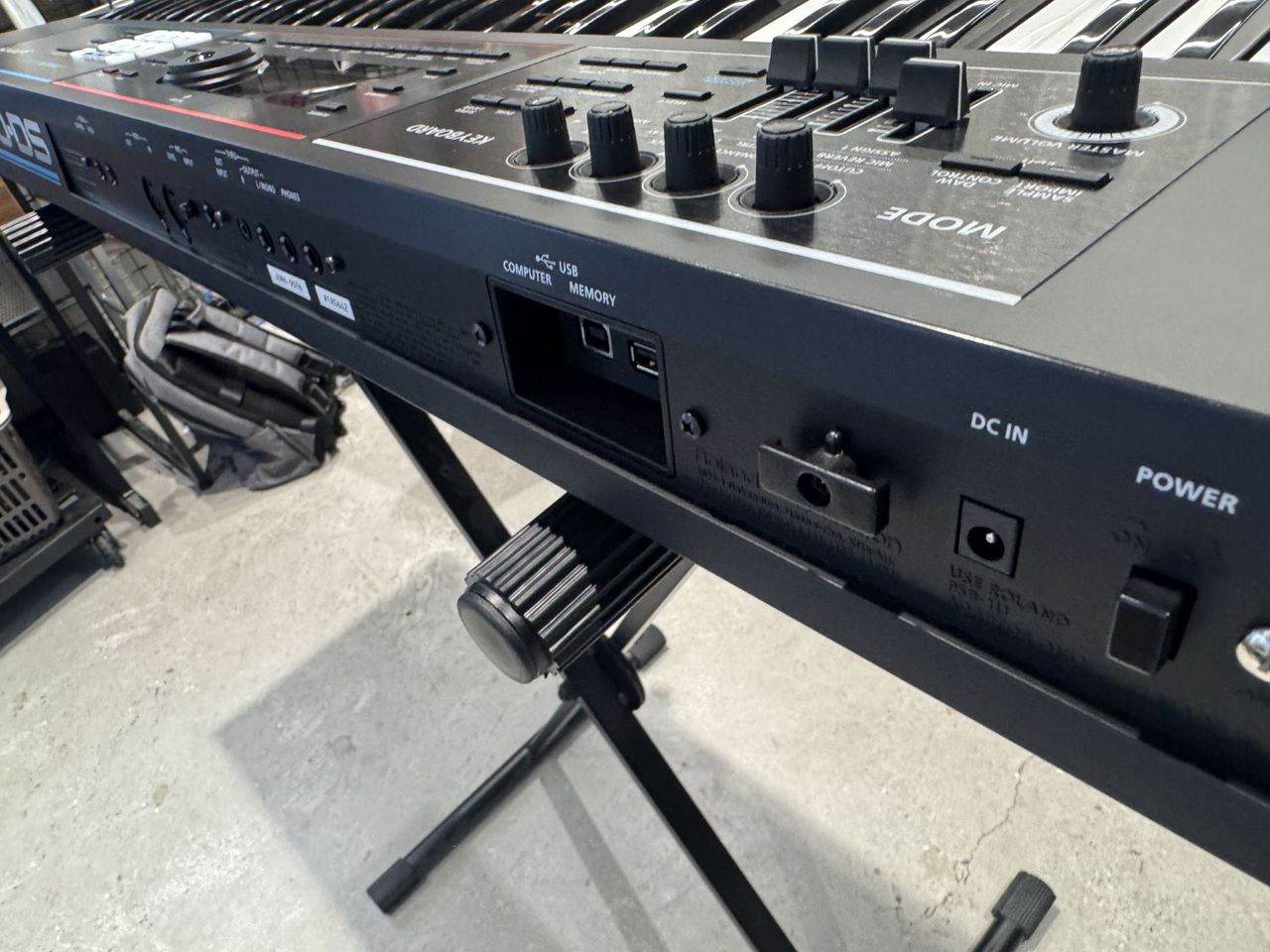 Roland JUNO-DS76 専用ケース＋ダンパーペダルDP10付属（中古