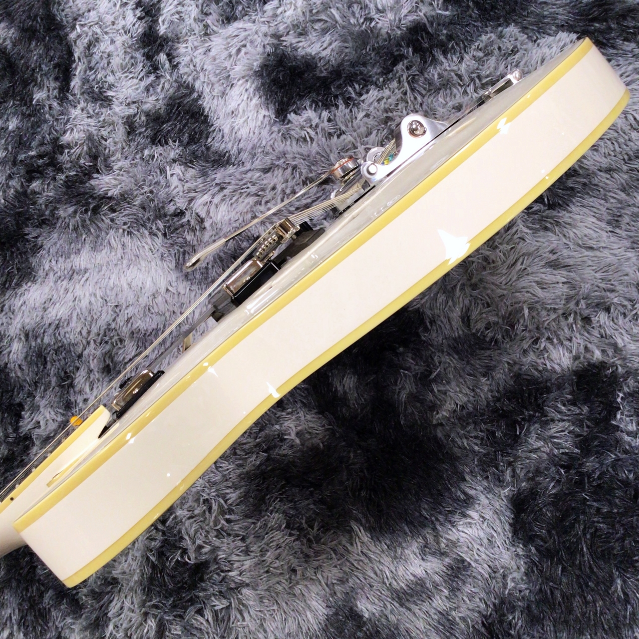 GUILD Starfire V Snow Crest White -Newark St. Collection-【特価