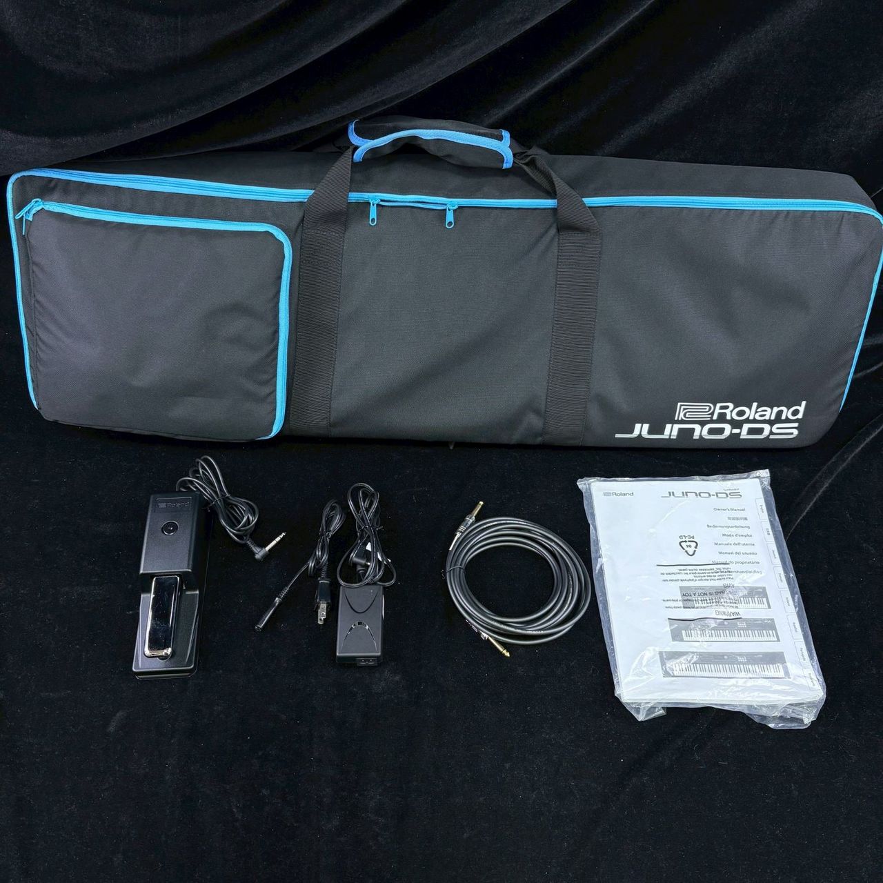 Roland JUNO-DS61W【ケース・サスティーンペダル・シールドケーブル