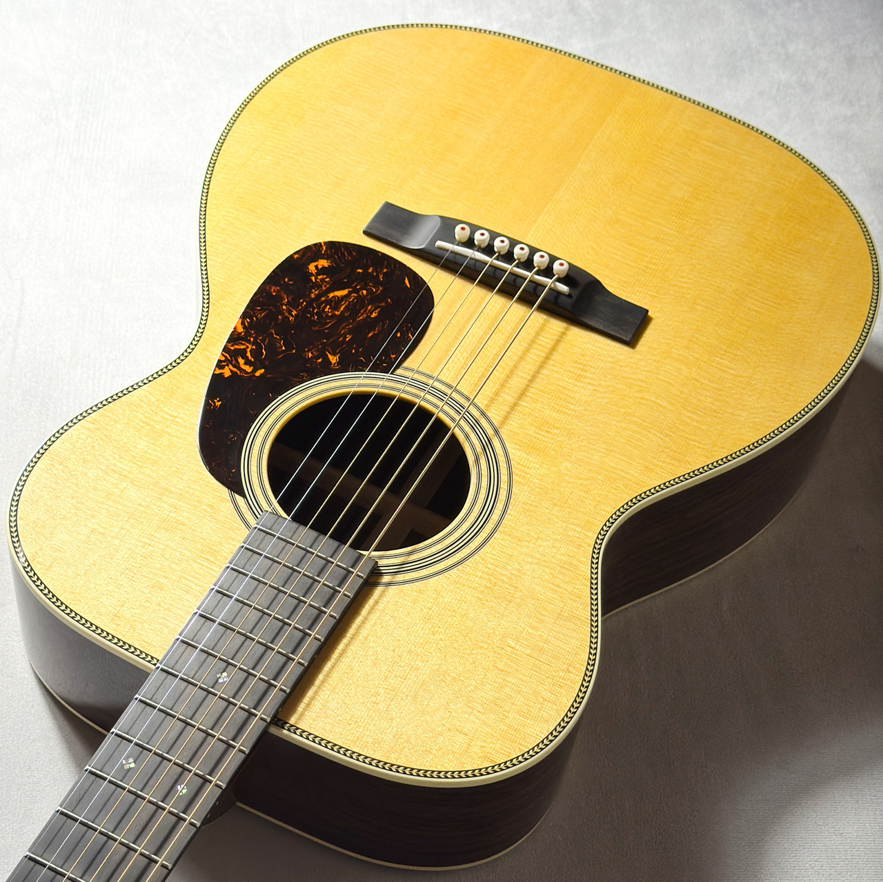 Martin 【試奏動画あり】00-28 シリアルナンバー:2959747【息を飲む