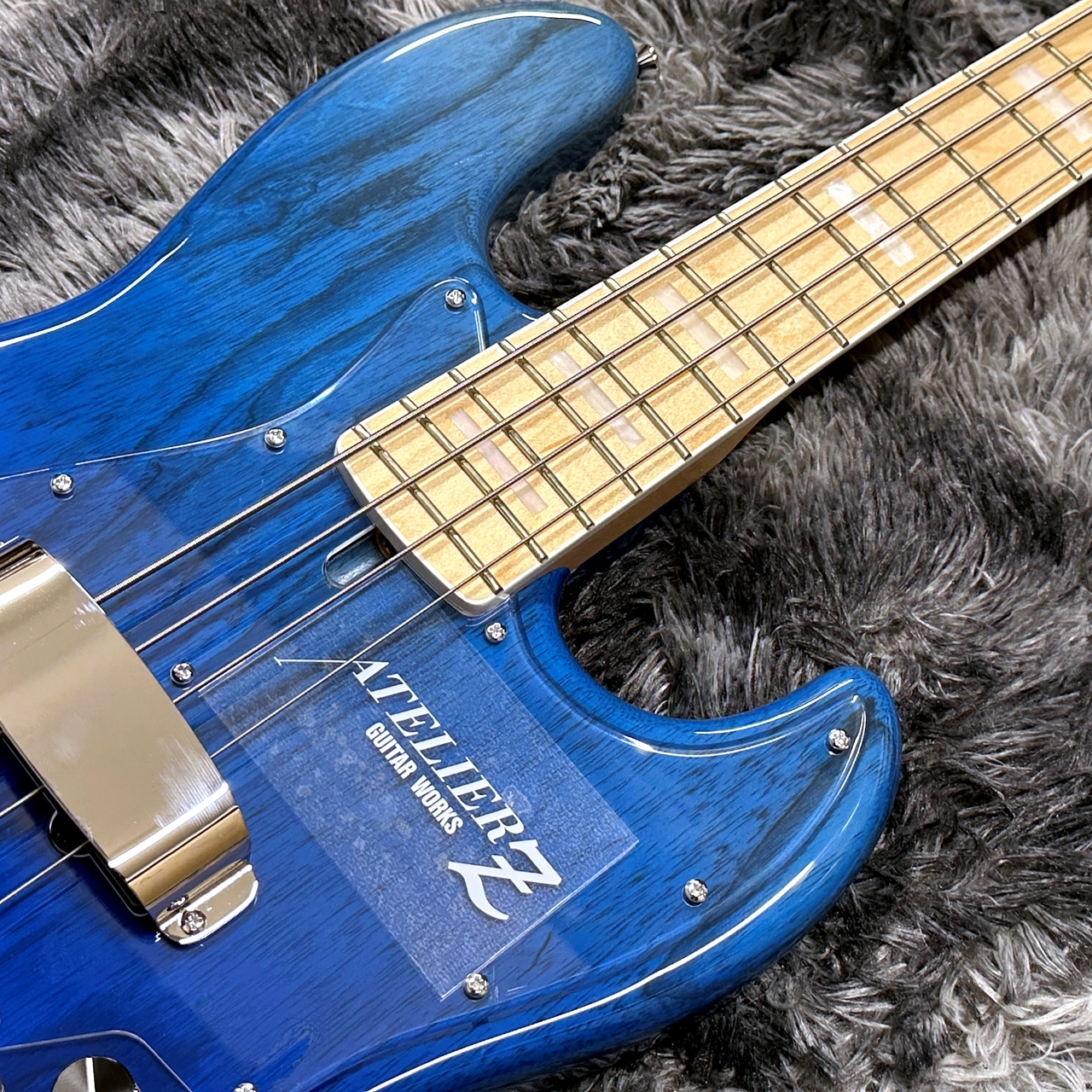 【美品】5弦ベース　カスタム品　アッシュボディ　杢目が綺麗　調整済　オマケ2点付 momose】モモセ流モダンJBスタイル「MJ」シリーズを基本に