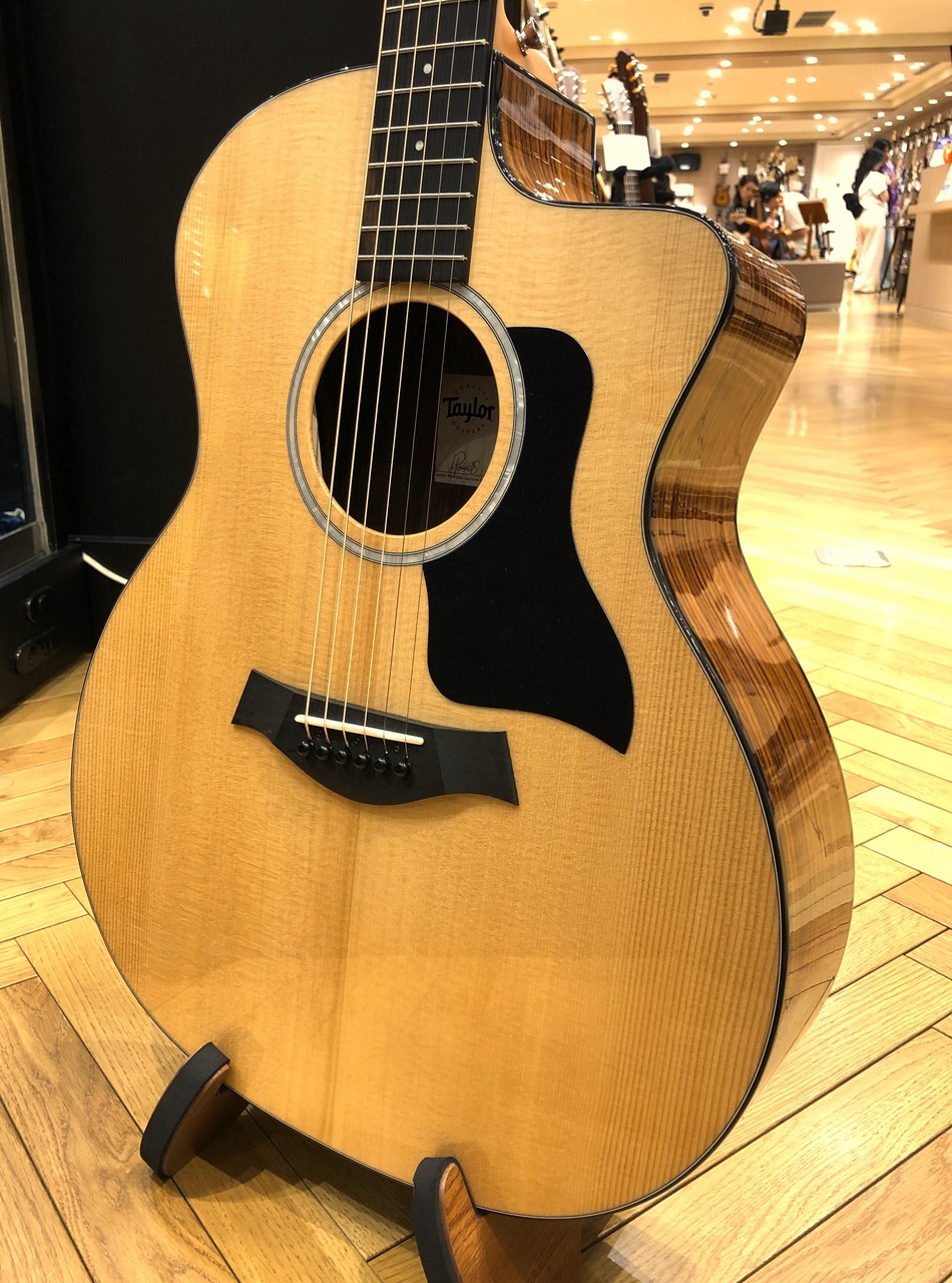 ☆Taylor 214ce Plus エレアコ ギター専用ケース付き☆